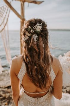 Top Wedding Hair Accessories For hair styles 2023