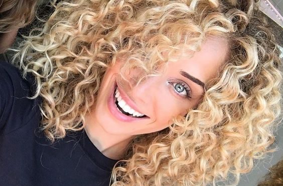 The Best Styles for Naturally Curly Haircut 2023
