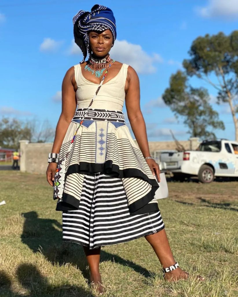 Classy Umbhaco Xhosa Traditional Attire For Women - Styles Womens